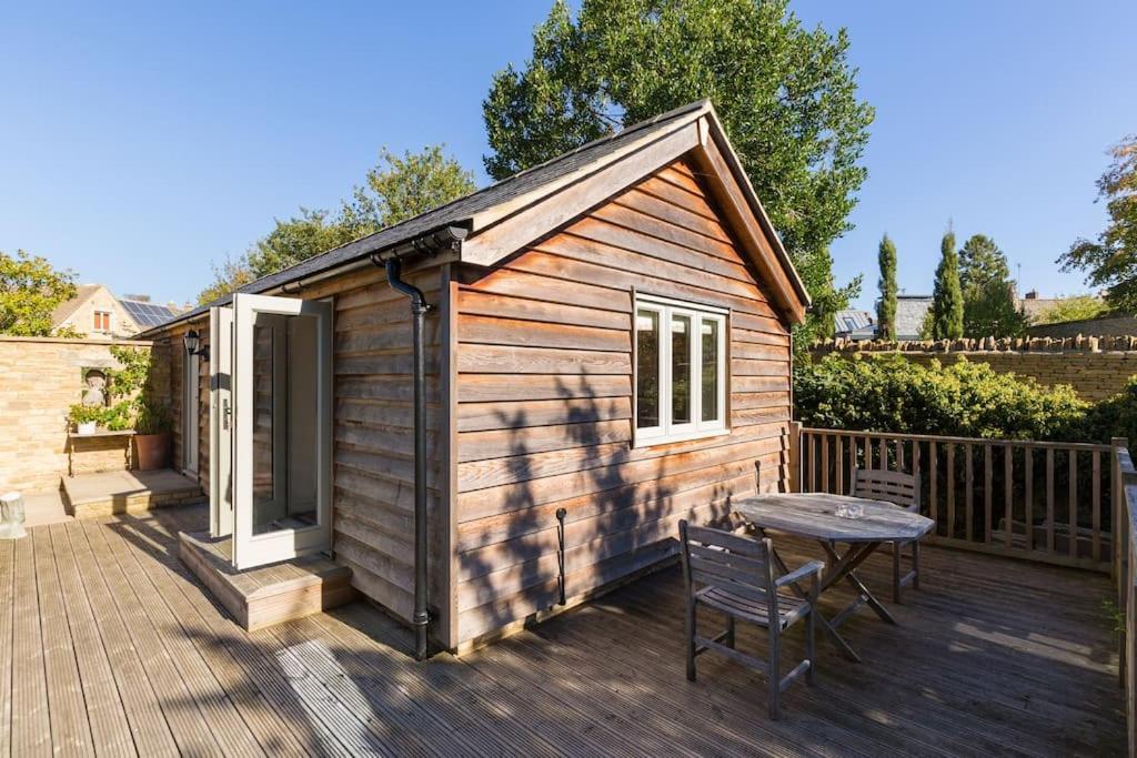 Charming Cottage Surrounded By Idyllic Garden In Peaceful Location In Central Чарлбери Экстерьер фото